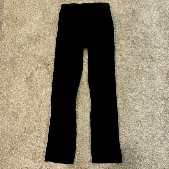 Lululemon size 2 black leggings - Picture 1 of 4